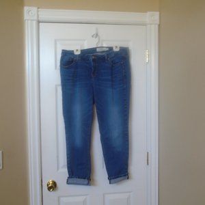 Torrid jeans Denim First At Fit Jeans Size 16R  measures 40X28